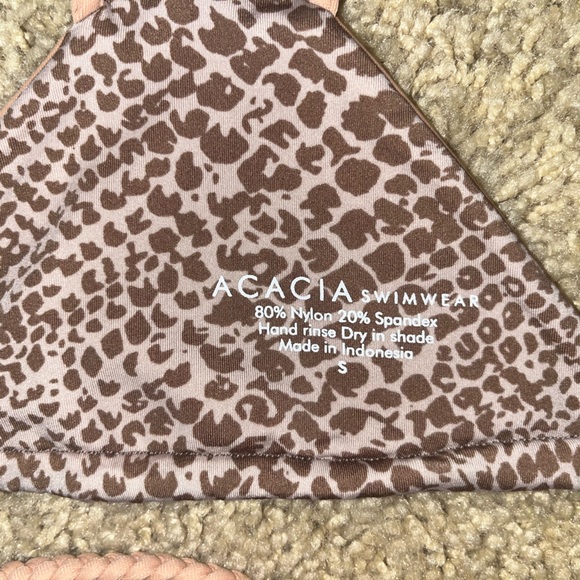 Acacia bikini top in the color Topless - Picture 5 of 5